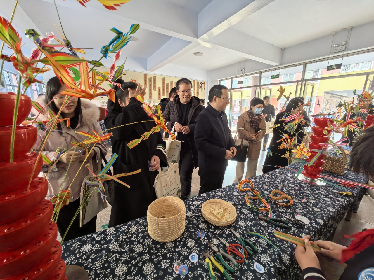 繽紛多姿社團(tuán) 精彩無(wú)限綻放——山東省臨沂市河?xùn)|區(qū)八湖鎮(zhèn)劉店子中心小學(xué)隆重舉辦校園藝術(shù)節(jié)暨全員學(xué)生社團(tuán)展示活動(dòng)