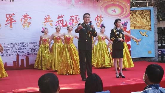 1702265843872568.jpg 6. 進(jìn)軍營(yíng)匯報(bào)演出.jpg