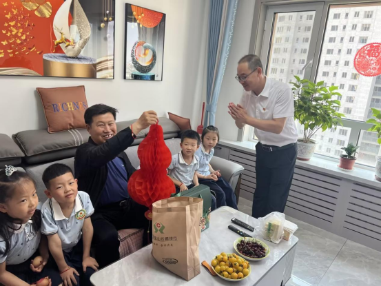 廉潔端午·彩蛋暖心 ——內(nèi)蒙古赤峰市元寶山區(qū)東城街道銀河社區(qū)關(guān)工委開展端午節(jié)主題活動