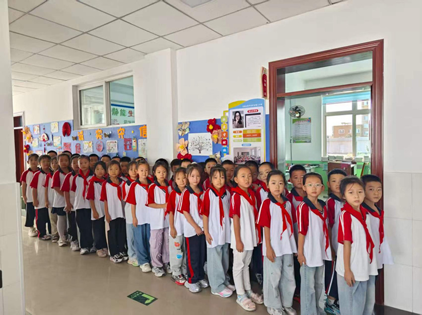 融合路隊(duì)展風(fēng)采，文明習(xí)慣育新人——內(nèi)蒙古自治區(qū)赤峰市元寶山區(qū)平礦二小關(guān)工委舉辦路隊(duì)評(píng)比活動(dòng)