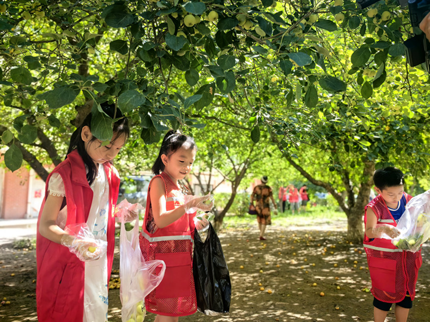 酥餅含甜迎皓月 河燈煥彩慶中秋——內蒙古赤峰市元寶山區(qū)西城街道王府社區(qū)關工委慶中秋活動