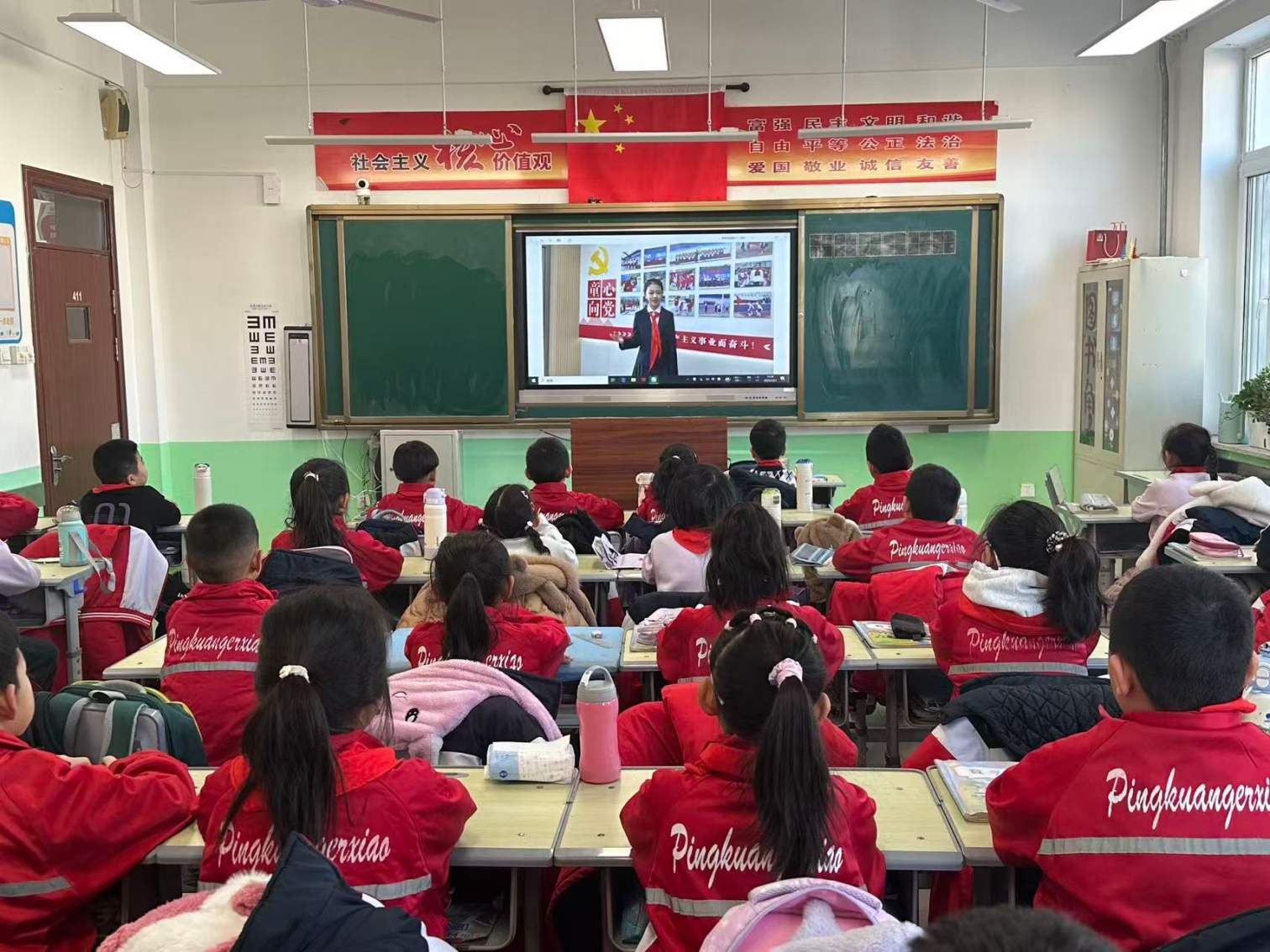 童言童語悟精神 全會春風(fēng)潤童心——內(nèi)蒙古赤峰市元寶山區(qū)平礦二小關(guān)工委開展二十屆四中全會精神宣講活動