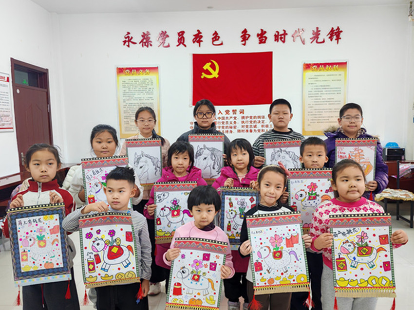 妙筆繪童心 筆尖綻芳華——內(nèi)蒙古自治區(qū)赤峰市元寶山區(qū)西城街道惠寧西社區(qū)關(guān)工委開展兒童繪畫活動