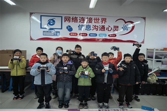 擎動小車模，放飛大夢想——江蘇省南通市如東縣曹埠鎮(zhèn)成功舉辦青少年科技實踐活動