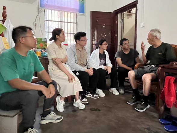 合肥市廬江縣泥河鎮(zhèn)關工委和退役軍人服務站組織青年干部開展革命教育活動