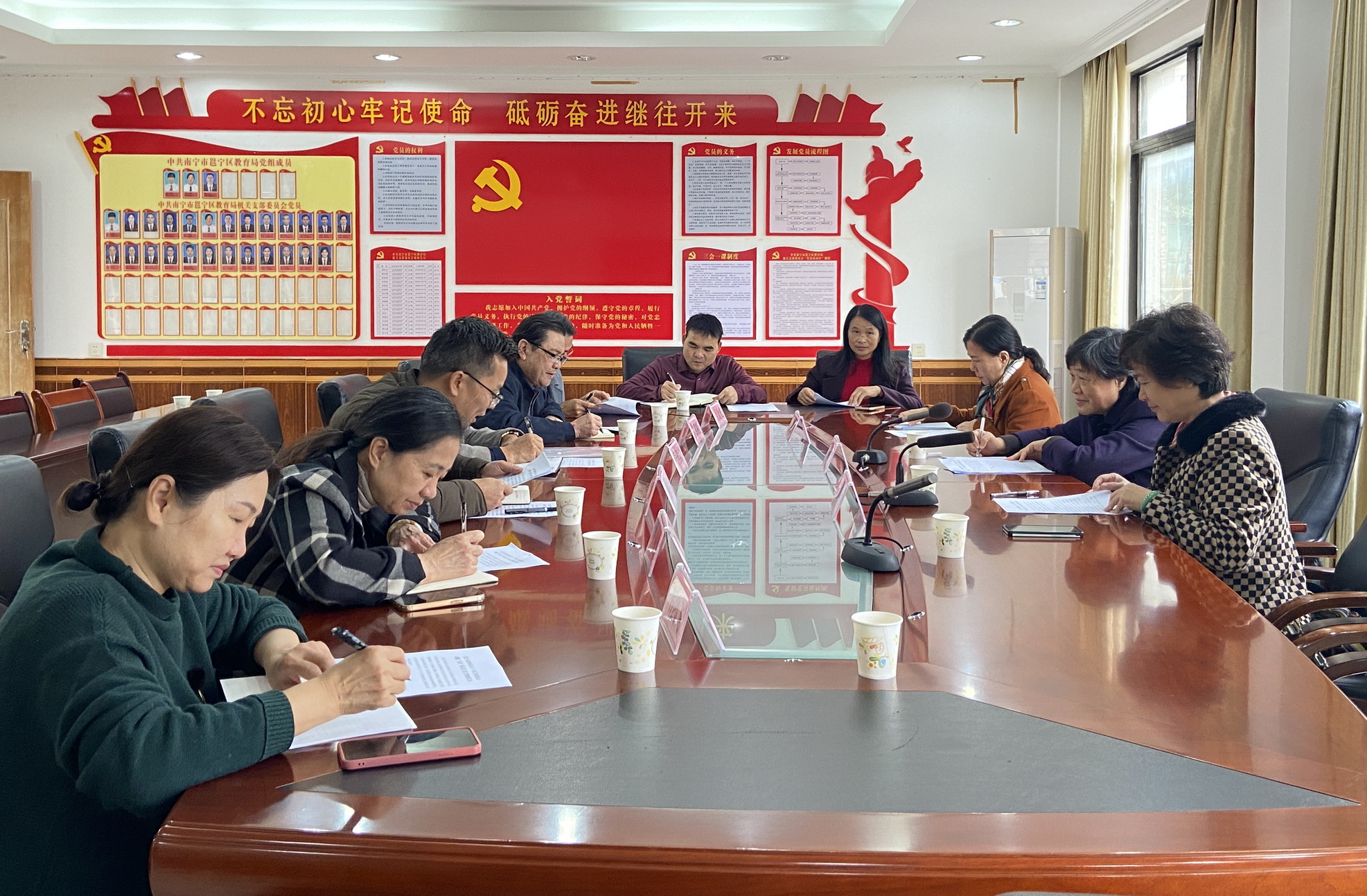 廣西壯族自治區(qū)關(guān)工委、南寧市關(guān)工委到邕寧區(qū)調(diào)研關(guān)工委工作