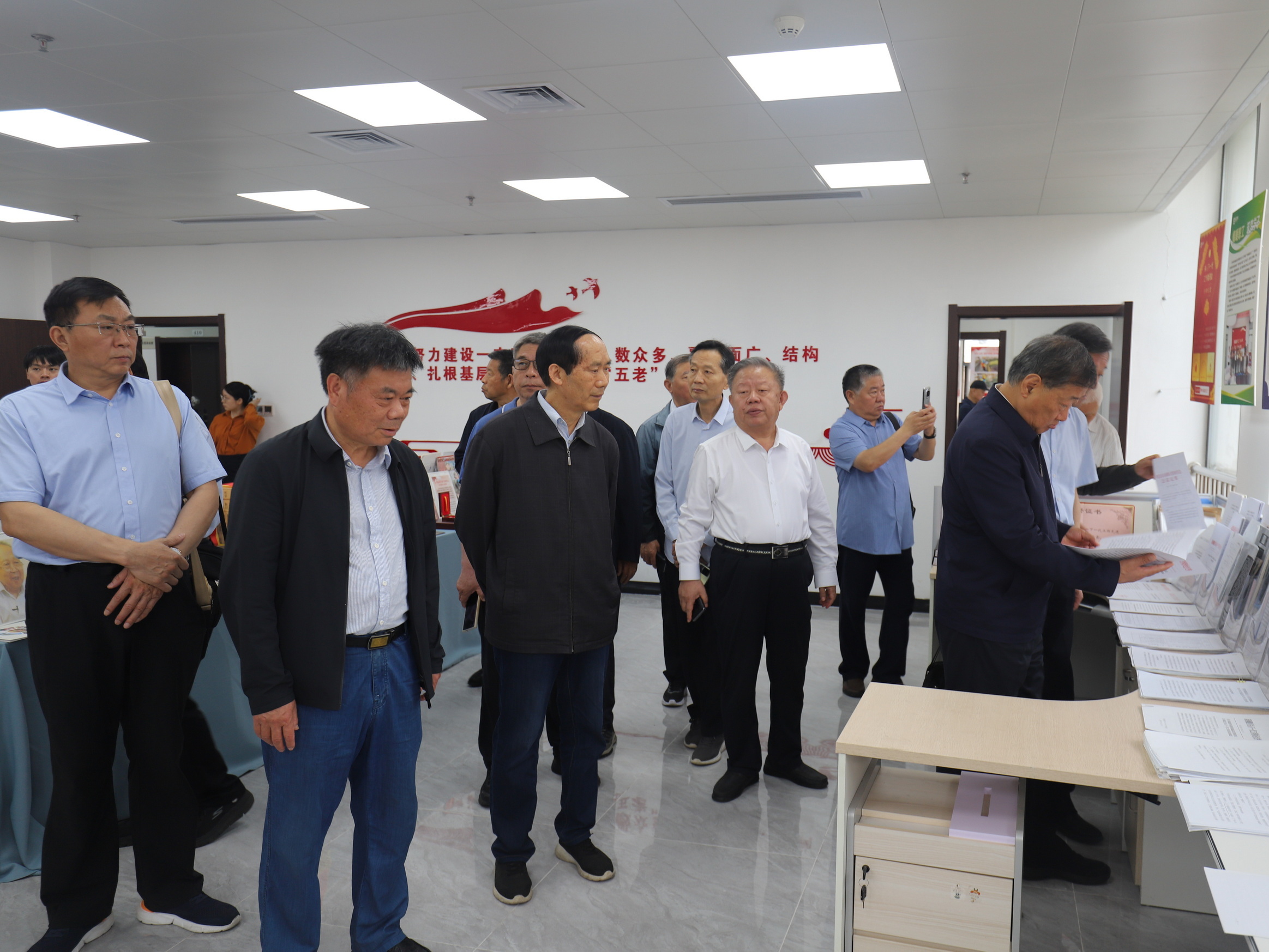 山東省聊城市關(guān)工委到武漢市東西湖區(qū)參觀調(diào)研