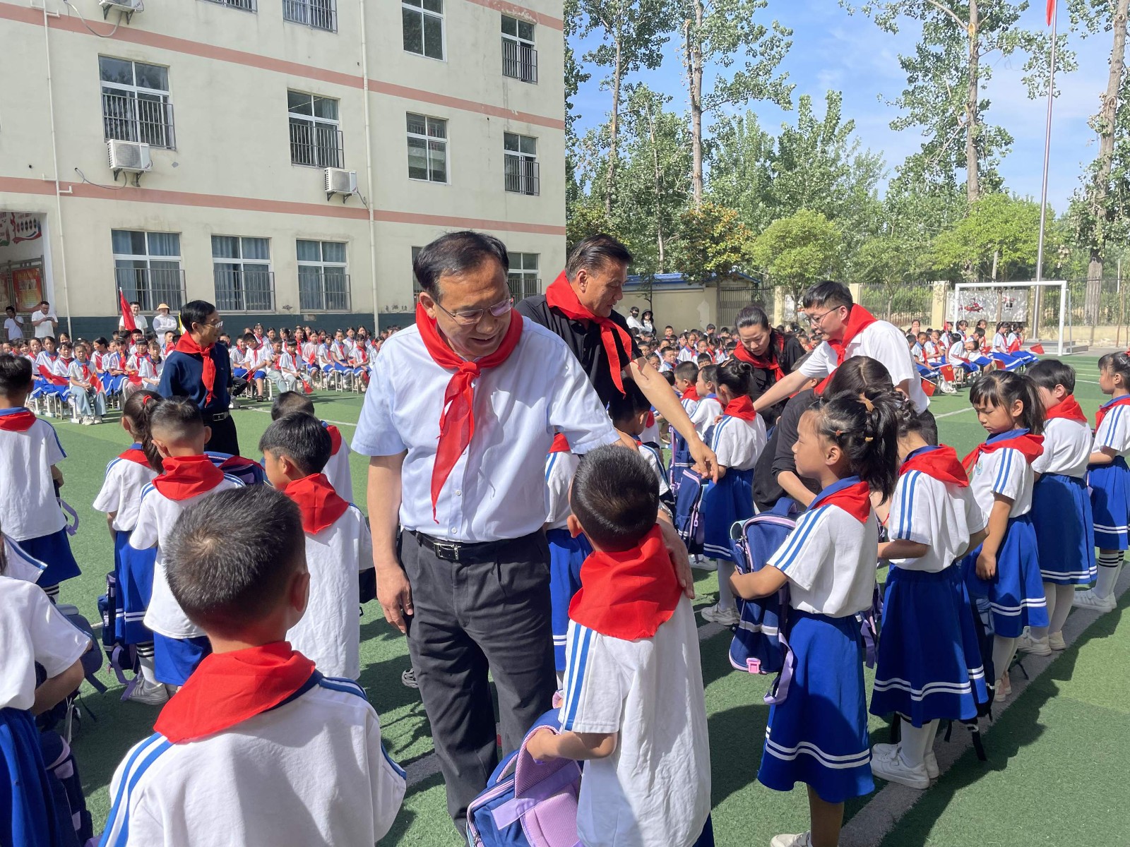 安徽省淮北市關(guān)工委“六一”前夕看望慰問少年兒童