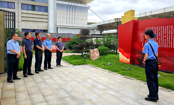 中國(guó)鐵路南寧局集團(tuán)公司關(guān)工委到梧州市關(guān)工委開(kāi)展路地融合聯(lián)建調(diào)研