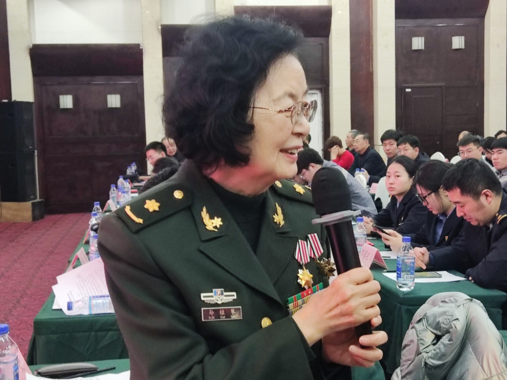 孫桂琴講述雷鋒故事感動沈客人  為學(xué)雷鋒主題教育實踐活動增添新動力