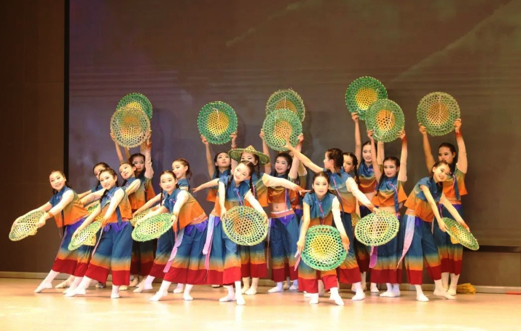 安徽省巢湖市夏閣鎮(zhèn)中心小學(xué)關(guān)工委舉辦新年校園文化藝術(shù)節(jié)