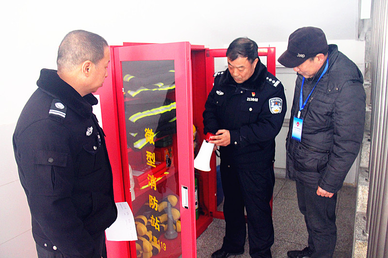 江蘇省南京市玄武區(qū)玄武湖街道關(guān)工委聯(lián)合開展冬季校園消防安全專項檢查