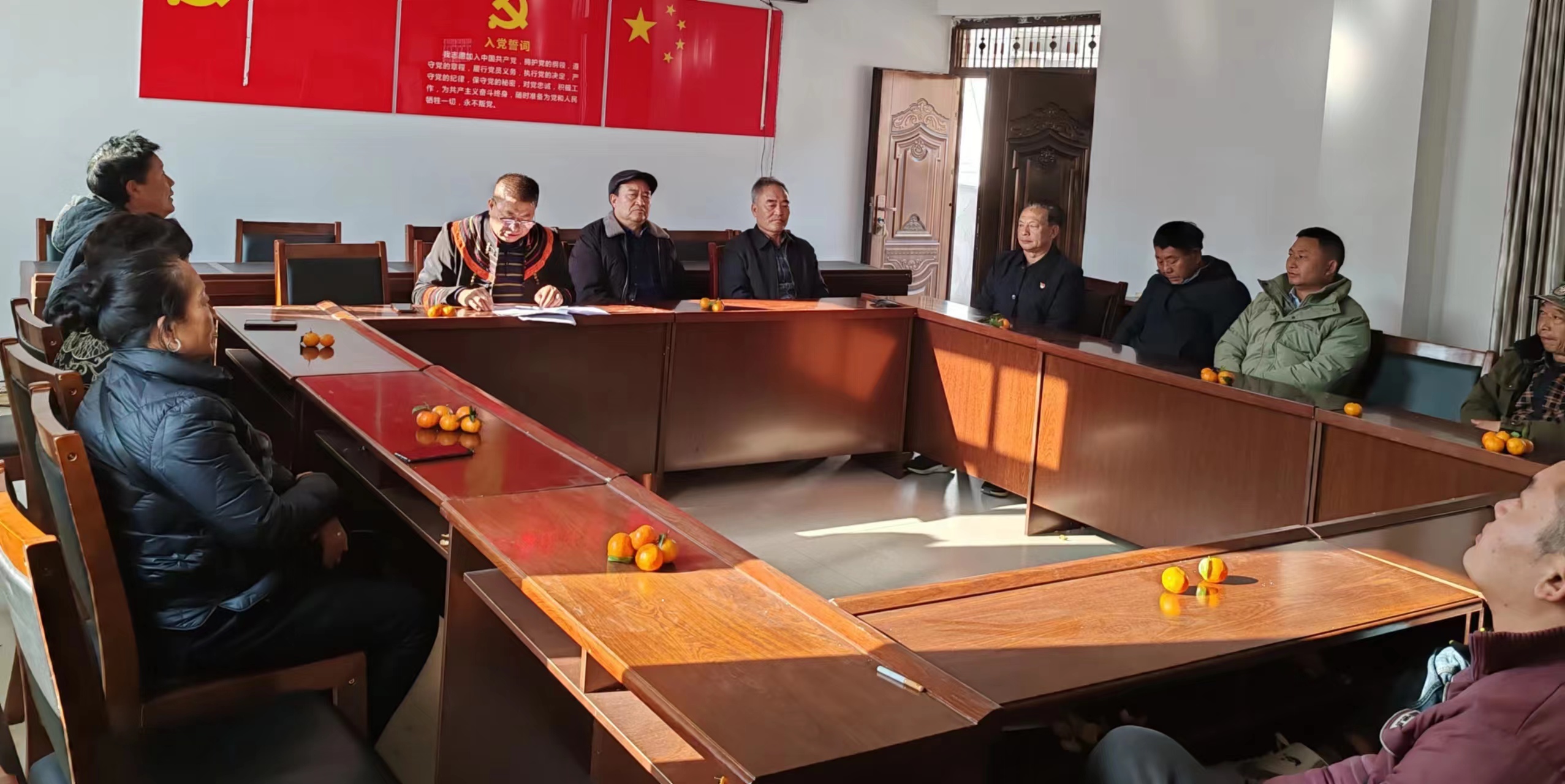 四川省涼山州甘洛縣關(guān)工委組織學(xué)習(xí)習(xí)近平總書記在紀念毛澤東同志誕辰130周年座談會上的重要講話精神