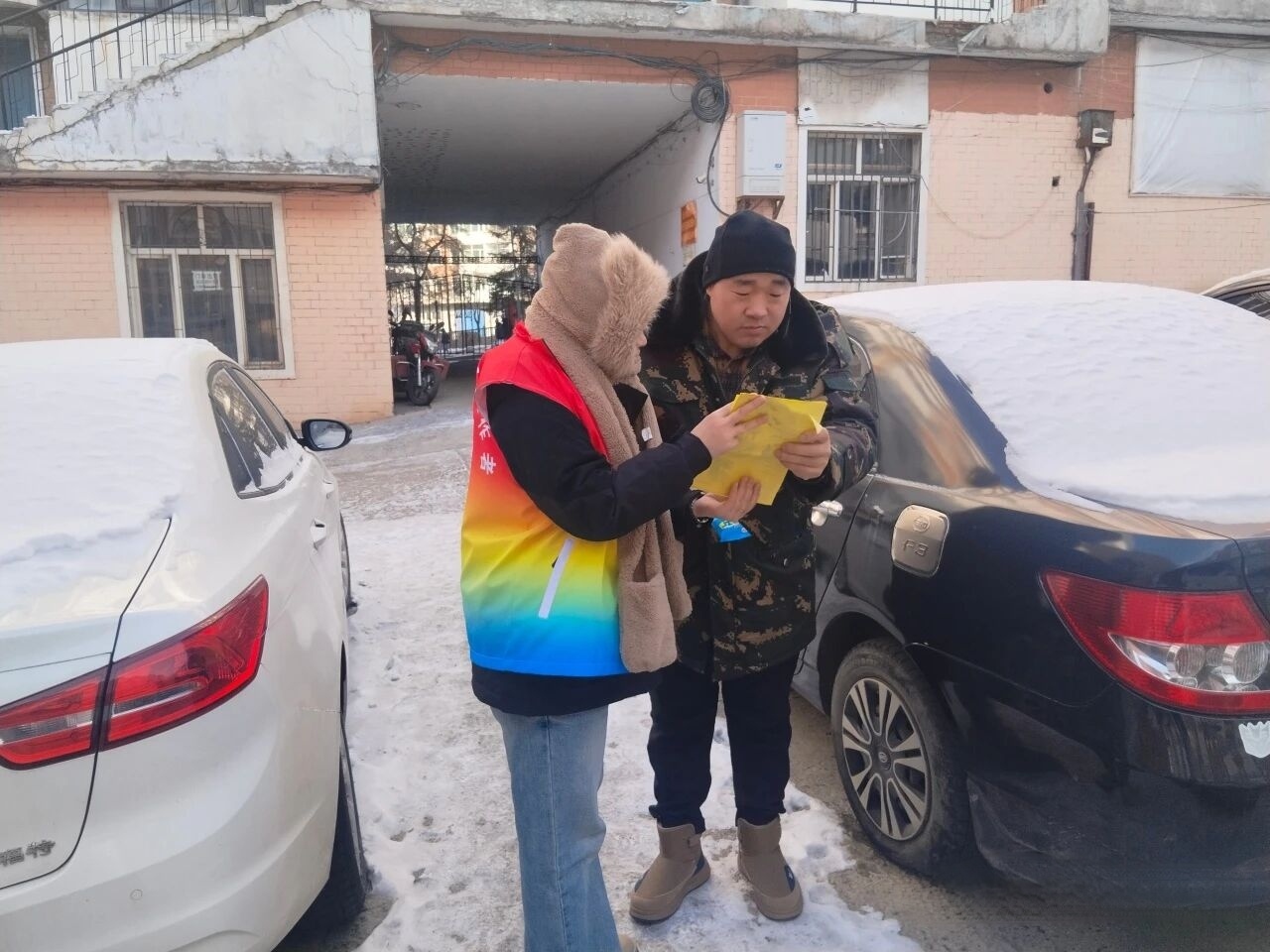 黑龍江省牡丹江市綏芬河市綏芬河鎮(zhèn)政府聯(lián)合永安社區(qū)關(guān)工委開展“掃黃打非”主題宣傳活動(dòng)