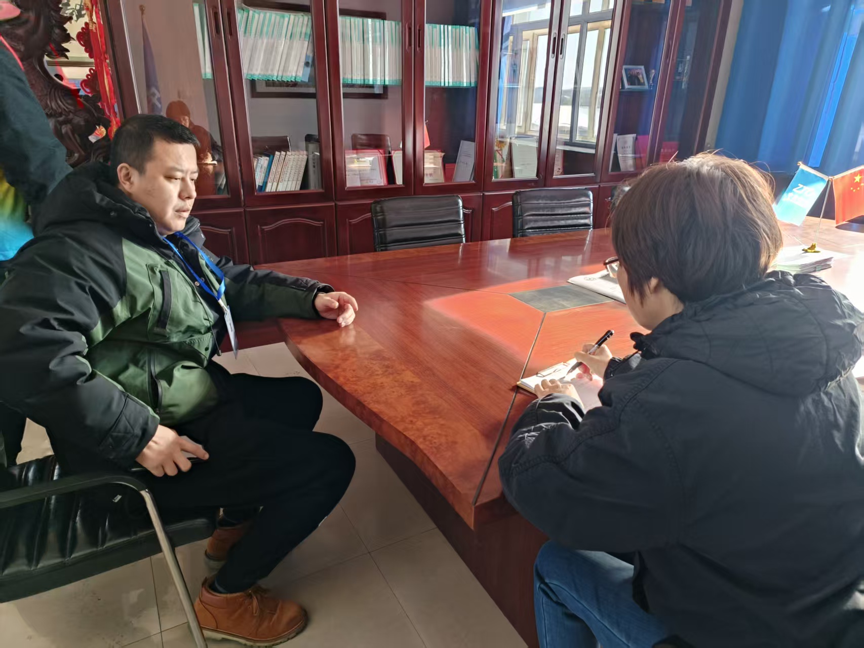 黑龍江省牡丹江市綏芬河市永安社區(qū)關(guān)工委開展“誠信進大廳 守信促服務(wù)”主題誠信宣傳活動