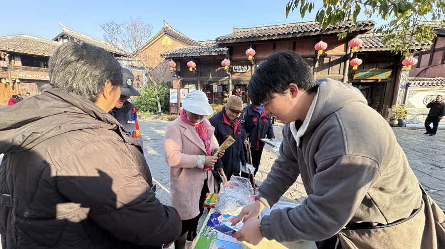 四川省涼山州西昌市婦聯(lián)組織返鄉(xiāng)大學生開展集中宣傳活動