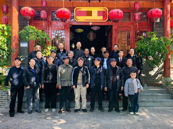 情暖桑榆守初心 薪火相傳話新春