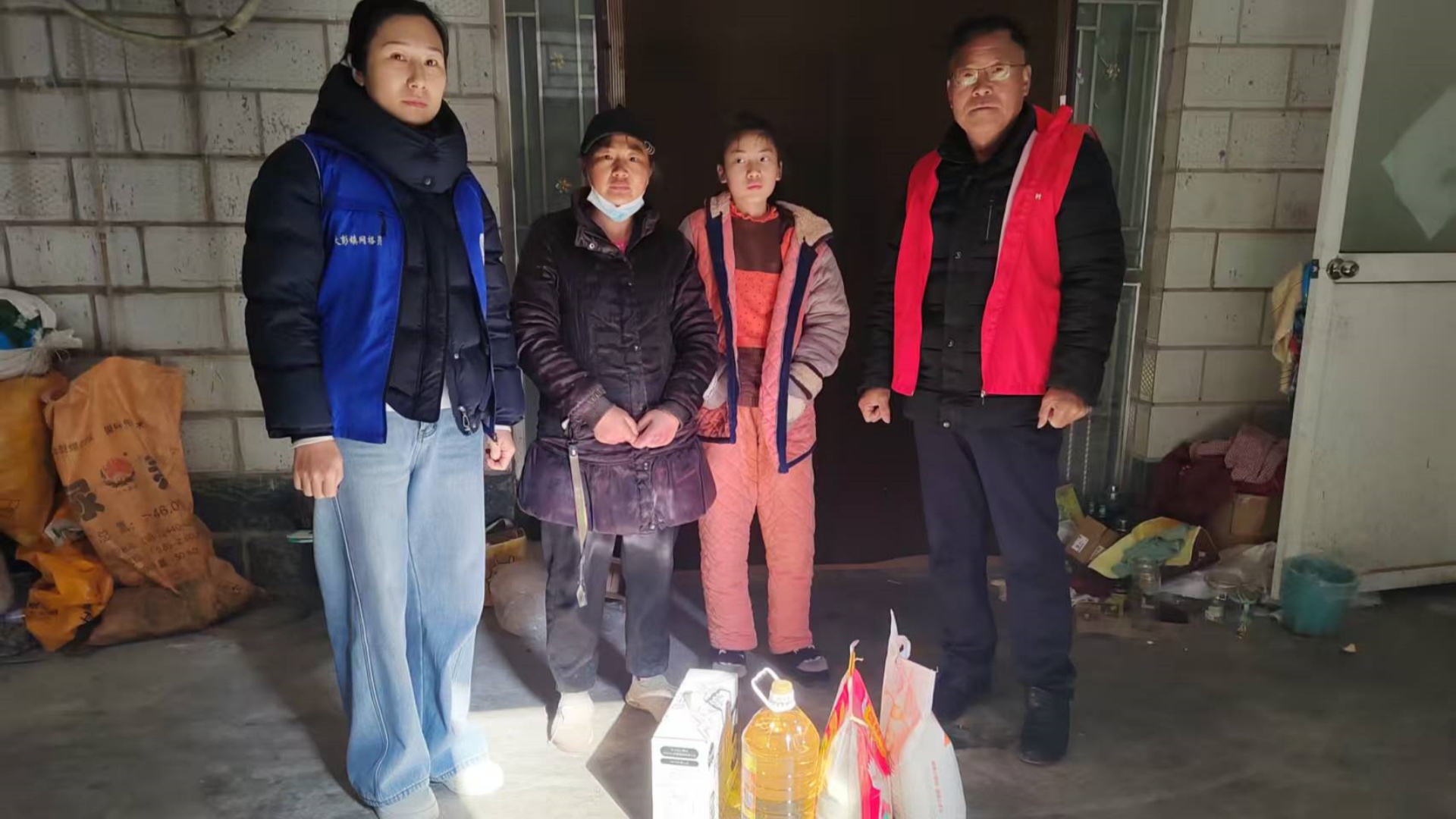 寒冬暖童心 新春送溫情——江蘇省徐州市銅山區(qū)大彭鎮(zhèn)關工委聯合東風小學開展春節(jié)“送溫暖”活動