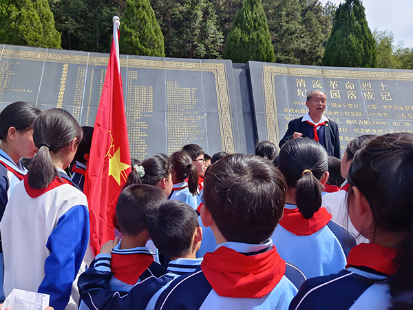 退休不褪色  余熱綻光彩 ——記清流縣關(guān)工委副主任兼報(bào)告團(tuán)團(tuán)長(zhǎng)巫正根