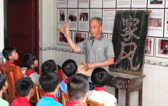 桑榆未晚育桃李——記湖南省永州市江永縣清溪瑤歷史文化博物館館長(zhǎng)田萬載