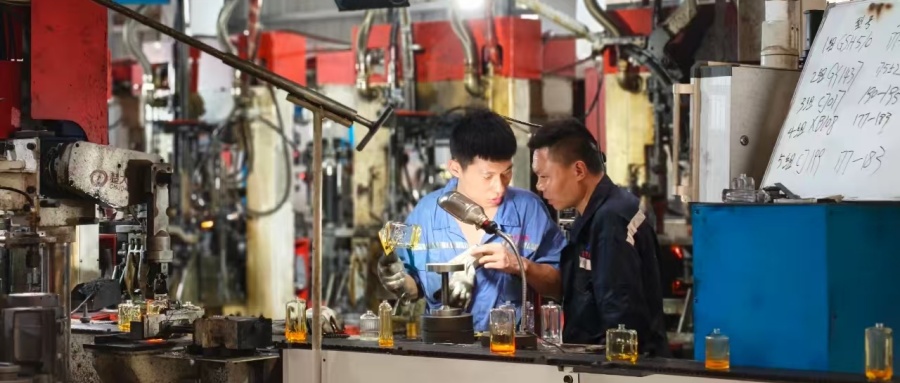 “小玻璃”轉(zhuǎn)動“大幸?！?——記江蘇省徐州市銅山區(qū)柳泉鎮(zhèn)前郁村關(guān)工委主任王世會