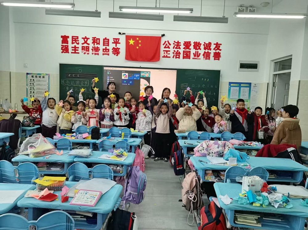 “五老”李成艷：一把剪刀剪出育人新天地