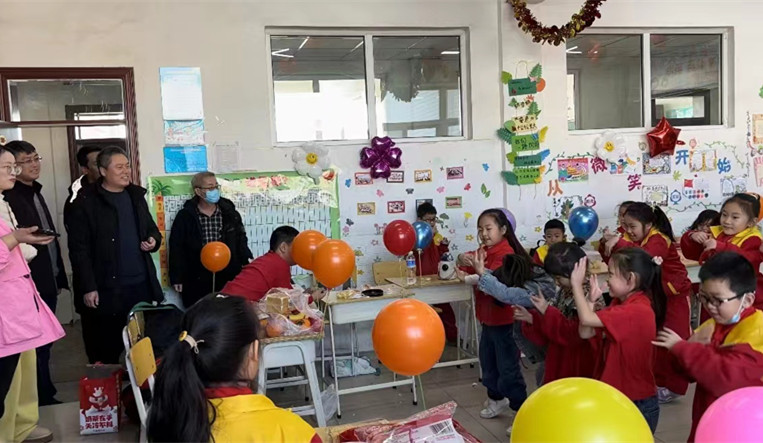 1704254420698678.jpg 元寶山區(qū)元礦小學(xué)元旦活動(dòng)照片3_副本.jpg