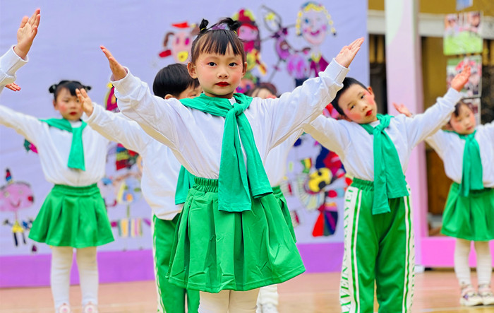 1704361630377801.jpg 動(dòng)態(tài)展表演2_副本.jpg