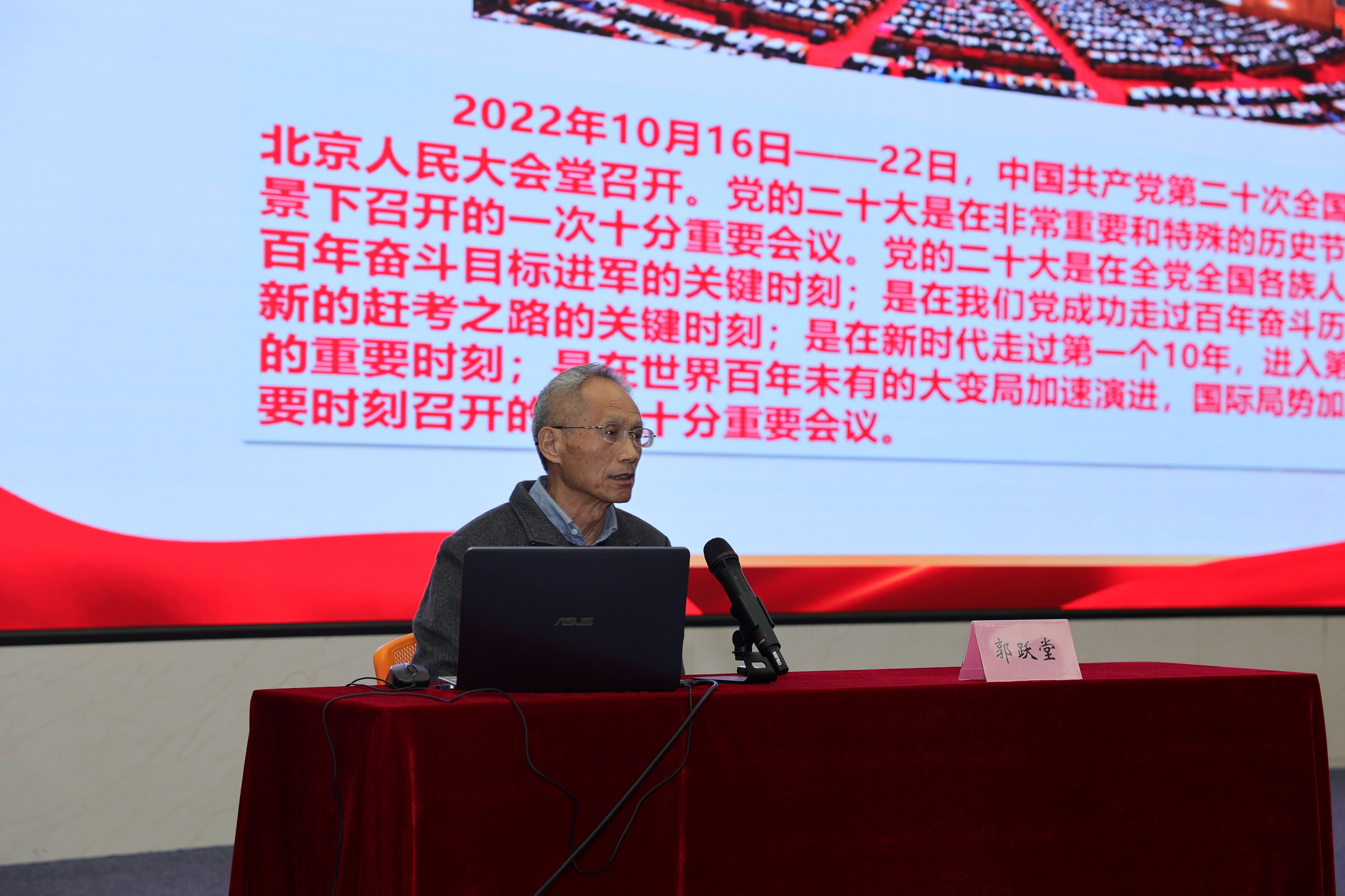 老勞模宣講進企業(yè)  凝心聚力建新功1.JPG