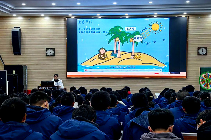 江蘇省南京市玄武區(qū)玄武門街道天山路社區(qū)關(guān)工委走進校園宣傳垃圾分類 (1)_.jpg