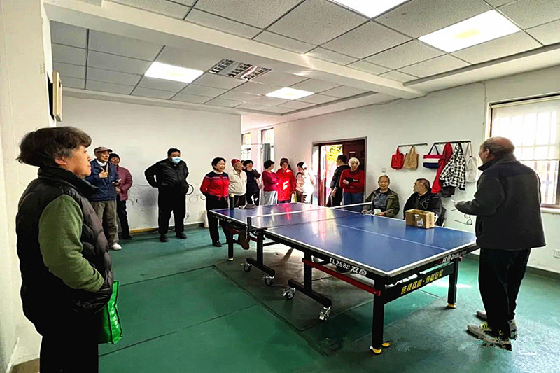 1705361741582618.jpg 江蘇省南京市玄武區(qū)鎖五社區(qū)關(guān)工委舉辦第九屆幸福鄰里杯乒乓球比賽(1).jpg