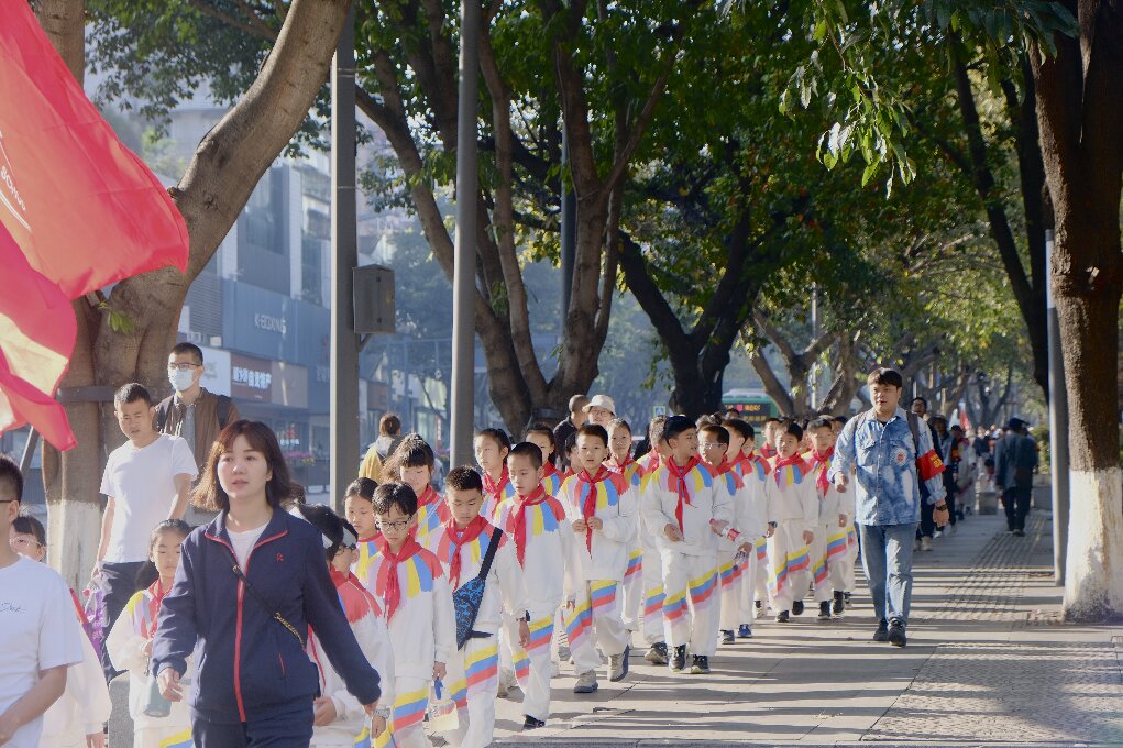 1711939604569962.jpg 行進(jìn)途中.jpg