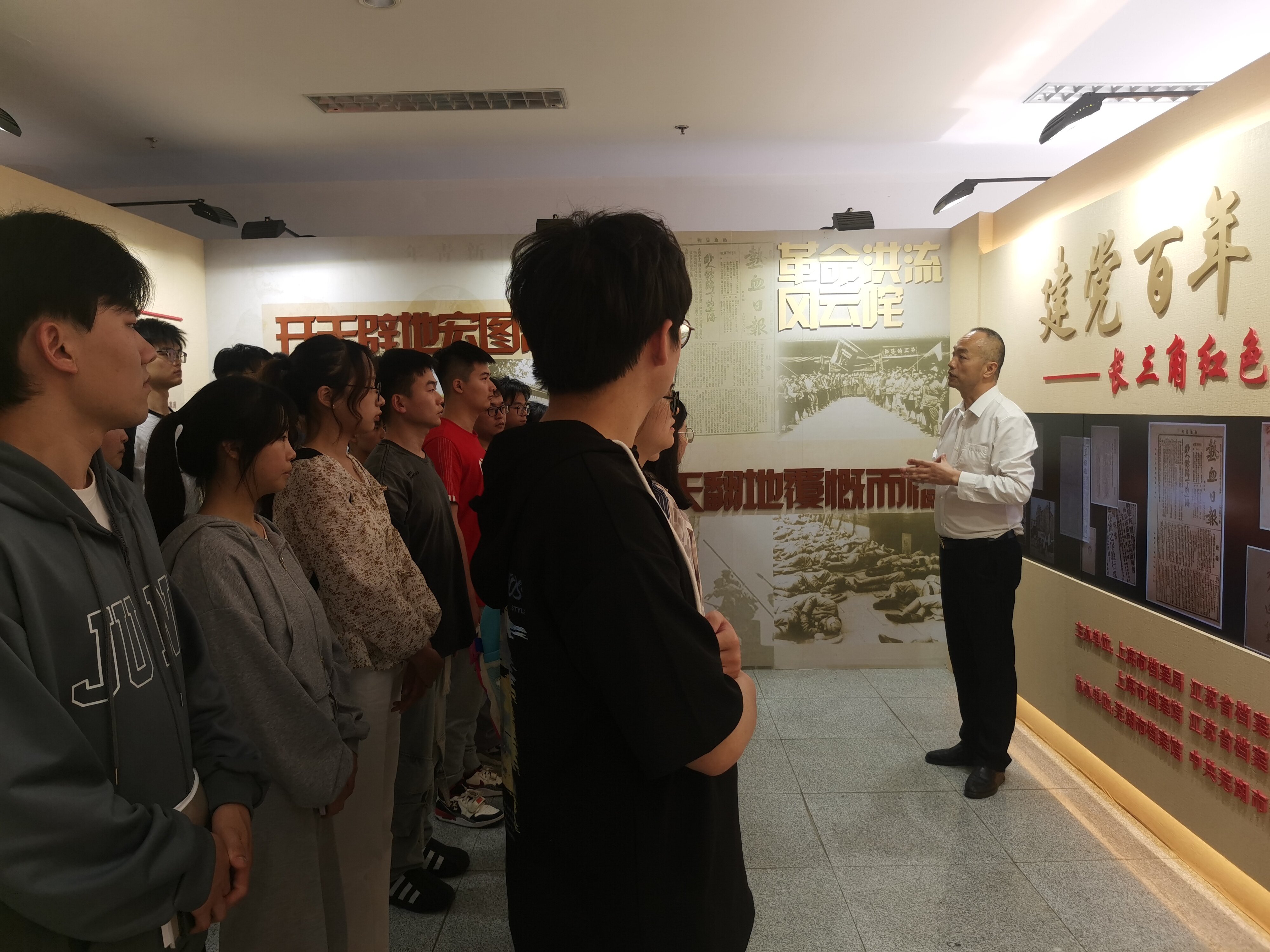 1715668532616942.jpg 7c6116b4d0f0008a947fdd09296c644.jpg