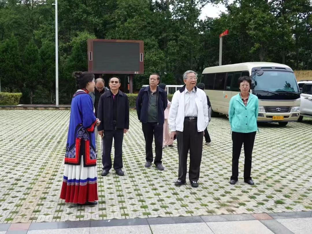 1718770803668657.jpg aa14abe9a5cd70d1fb5b81bf8c89d43.jpg