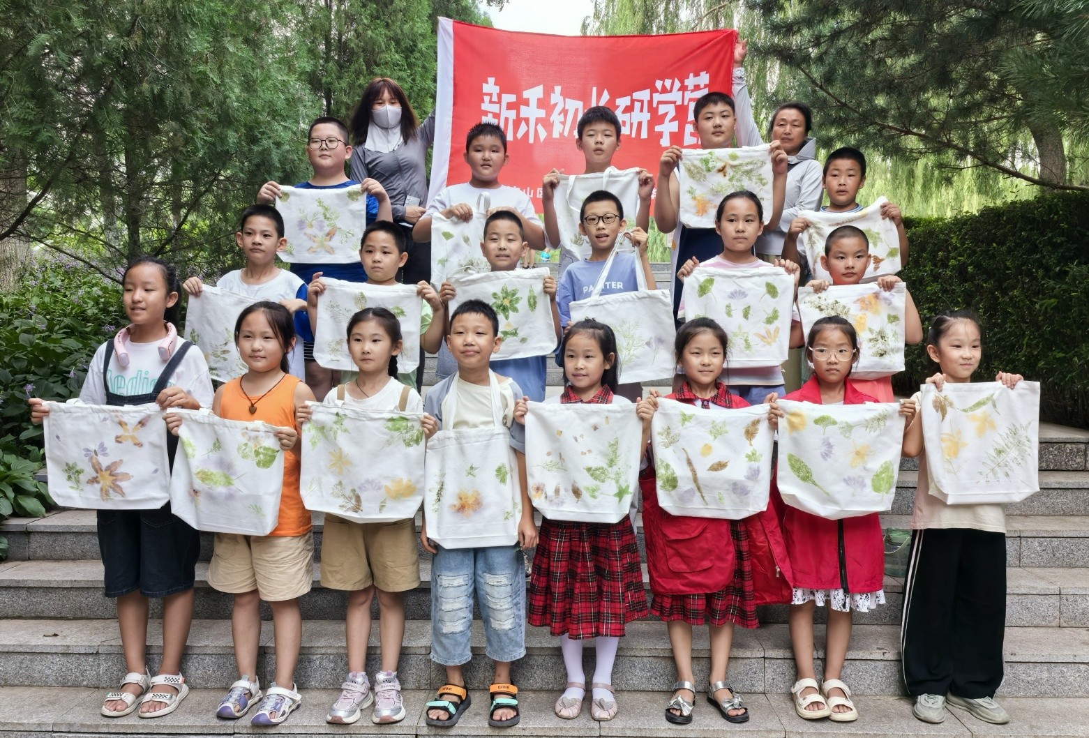 1722994585880991.jpg 元寶山區(qū)東城街道新華社區(qū)關工委暑期夏令營1期活動照片5jpg_副本_副本.jpg