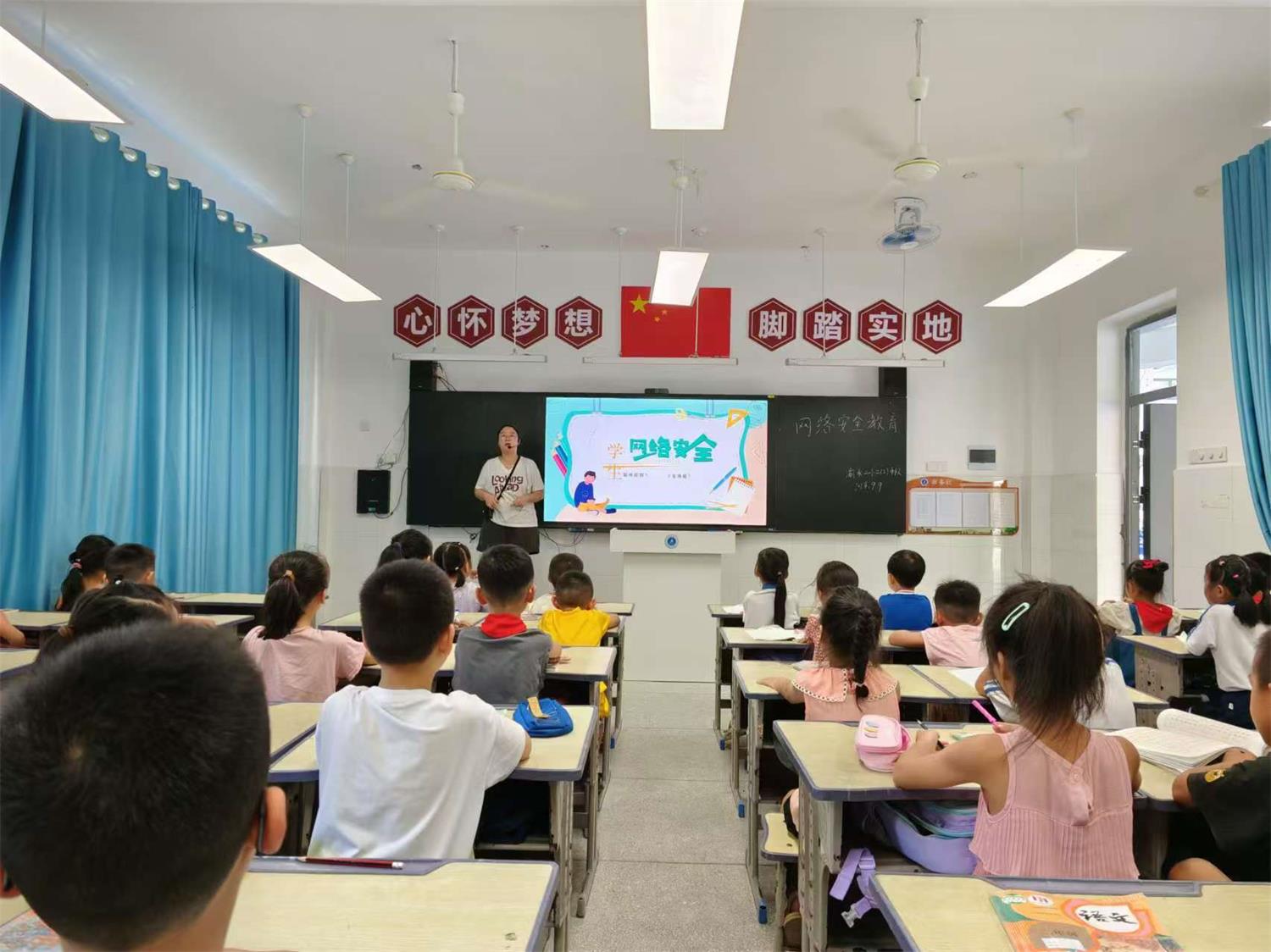 1725966052887224.jpg f9c60a31207eaea5b1ca23a5c14cc36.jpg