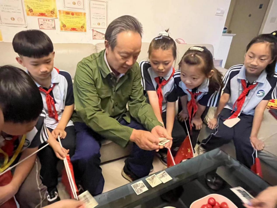 【江陵街道】脫下戎裝，他依然是最可愛的人 ——退役老兵沈瑞根的故事.png