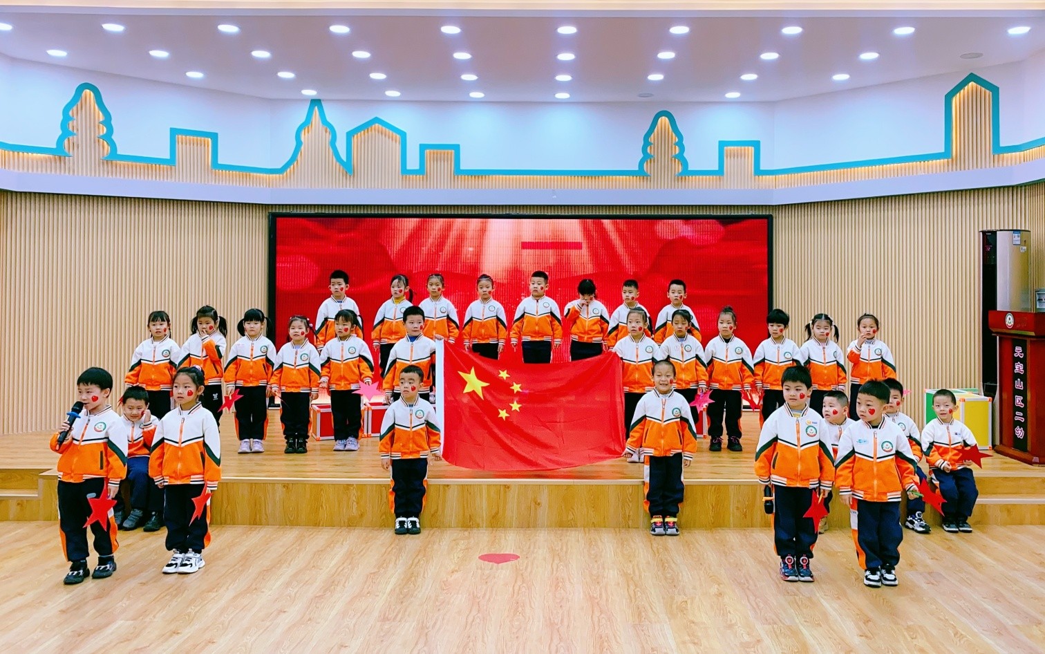 元寶山區(qū)第二幼兒園“童心向黨，歌聲飛揚(yáng)”活動(dòng)照片2_副本.jpg