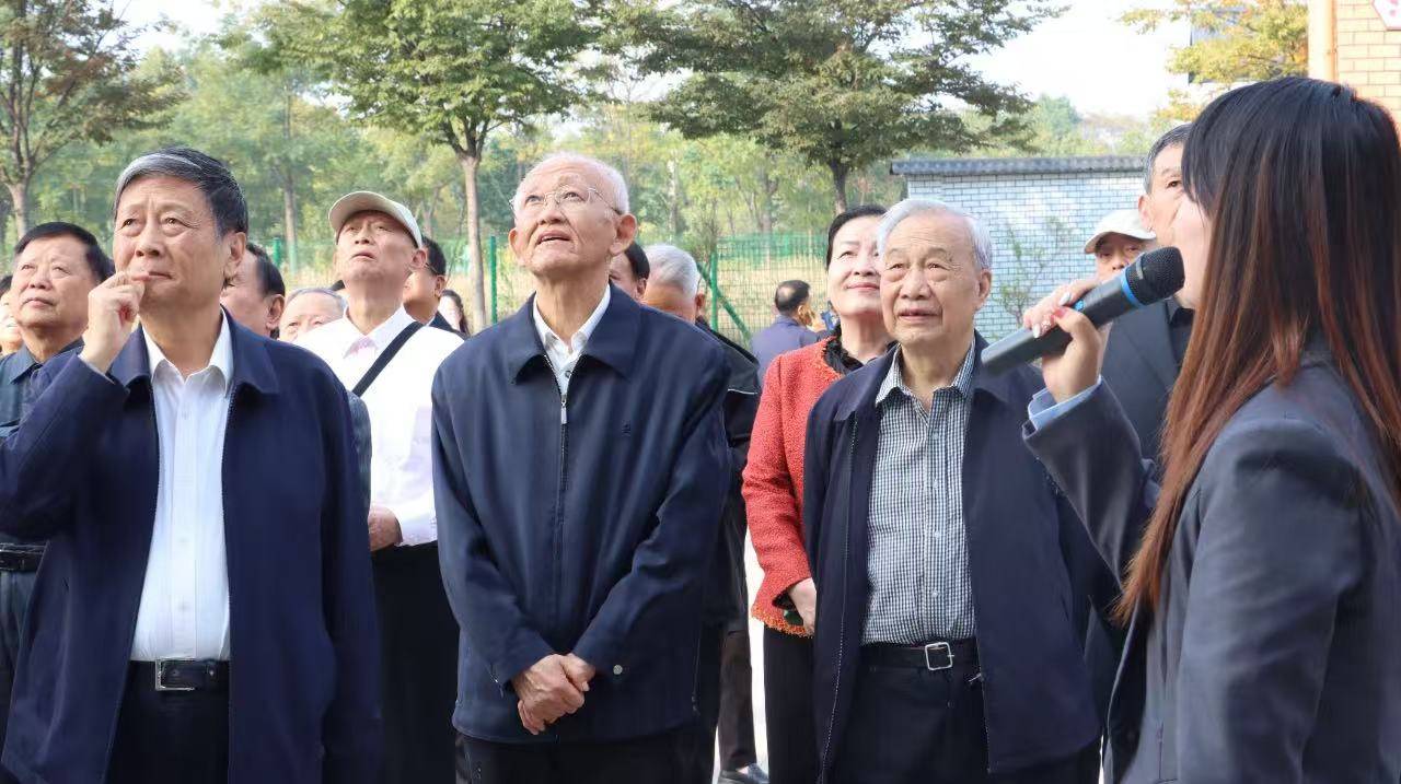 1740969630580105.jpg webwxgetmsgimg.jpg