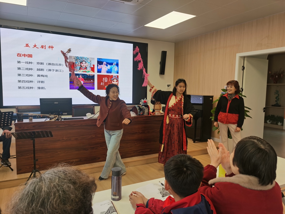 1741827284164054.jpg 鎮(zhèn)海區(qū)崇正書院:校社聯(lián)動傳國粹 戲曲文化潤童心2_副本.jpg