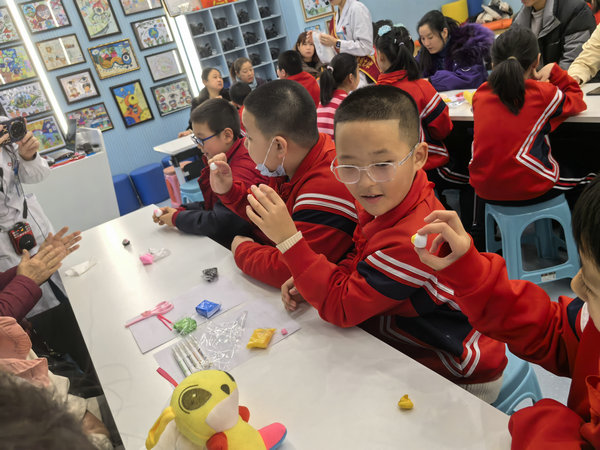 1743062781927546.jpg 讓孩子了解眼球結(jié)構(gòu).jpg