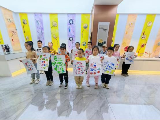 元寶山區(qū)西城街道新景四季東社區(qū)、第七幼兒園創(chuàng)意拓印，童夢飛揚活動照片3.jpg