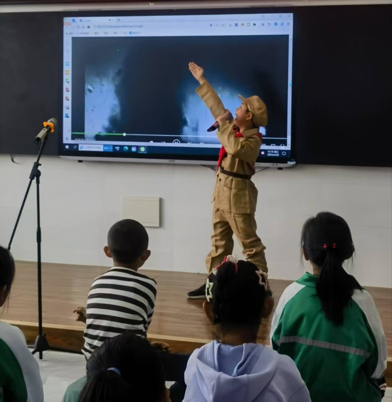 元寶山區(qū)平礦一小關(guān)工委“潤心故事 點(diǎn)亮童年”故事大賽活動(dòng)照片4.jpg