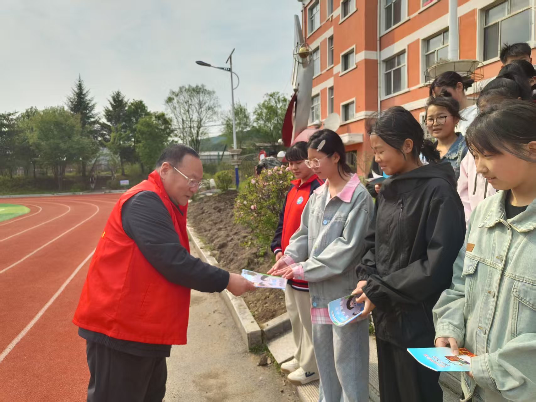 1747954590862018.jpg 28c31491d0947a598914b4b935883df.jpg