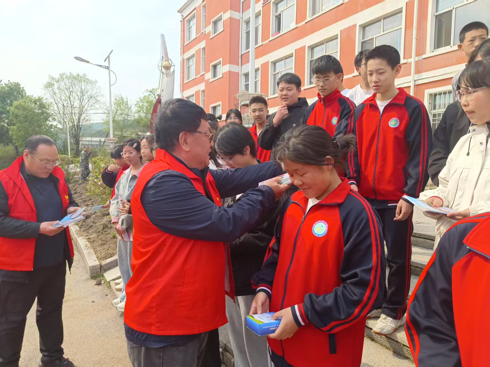 1747954596241846.jpg 1c3d72275cc4c8f63f5b580a4685b31.jpg