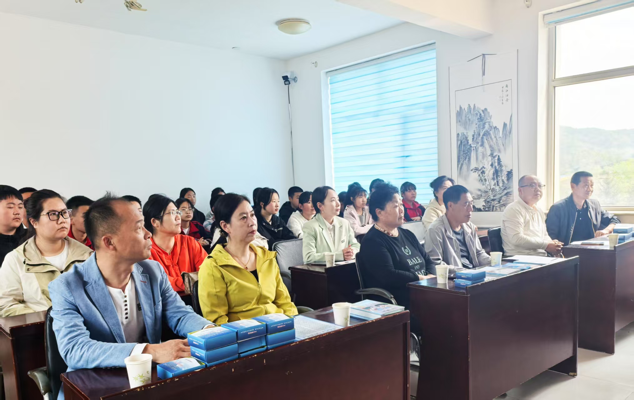 1747955200180660.jpg 00d627d8ce181d4c5c236ea50705f32.jpg