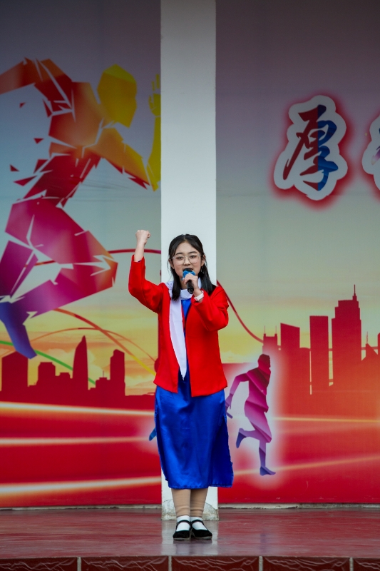 元寶山區(qū)平莊礦區(qū)中學(xué)“青春，跨越百年的回響”演講活動照片1.jpg
