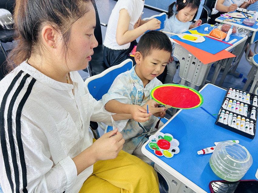 元寶山區(qū)平莊城區(qū)街道吉祥社區(qū)暑期青少年繪畫活動照片3_副本.jpg
