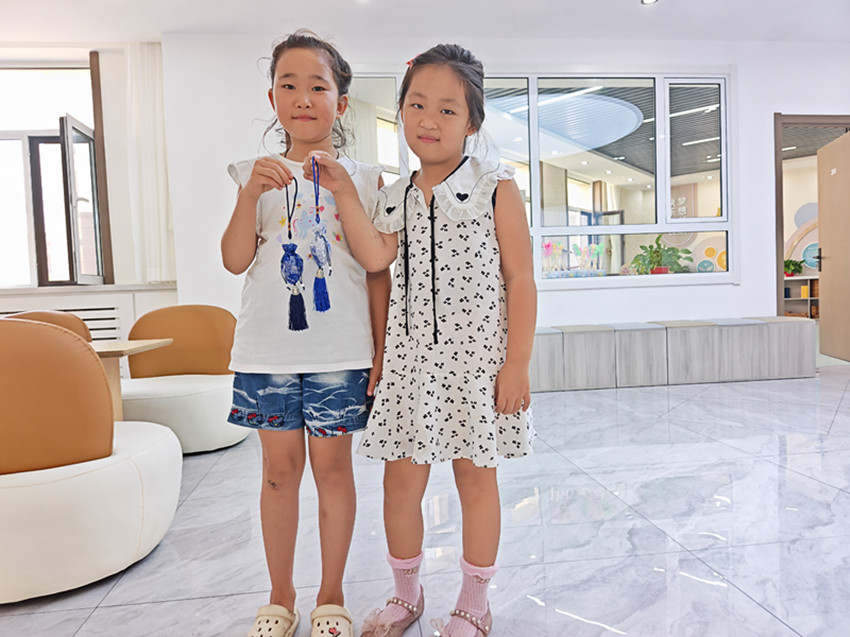 元寶山區(qū)西城街道新景四季東社區(qū)“四季鄰里融醫(yī)暖 香囊巧制蘊(yùn)親情”活動(dòng)照片1_副本.jpg