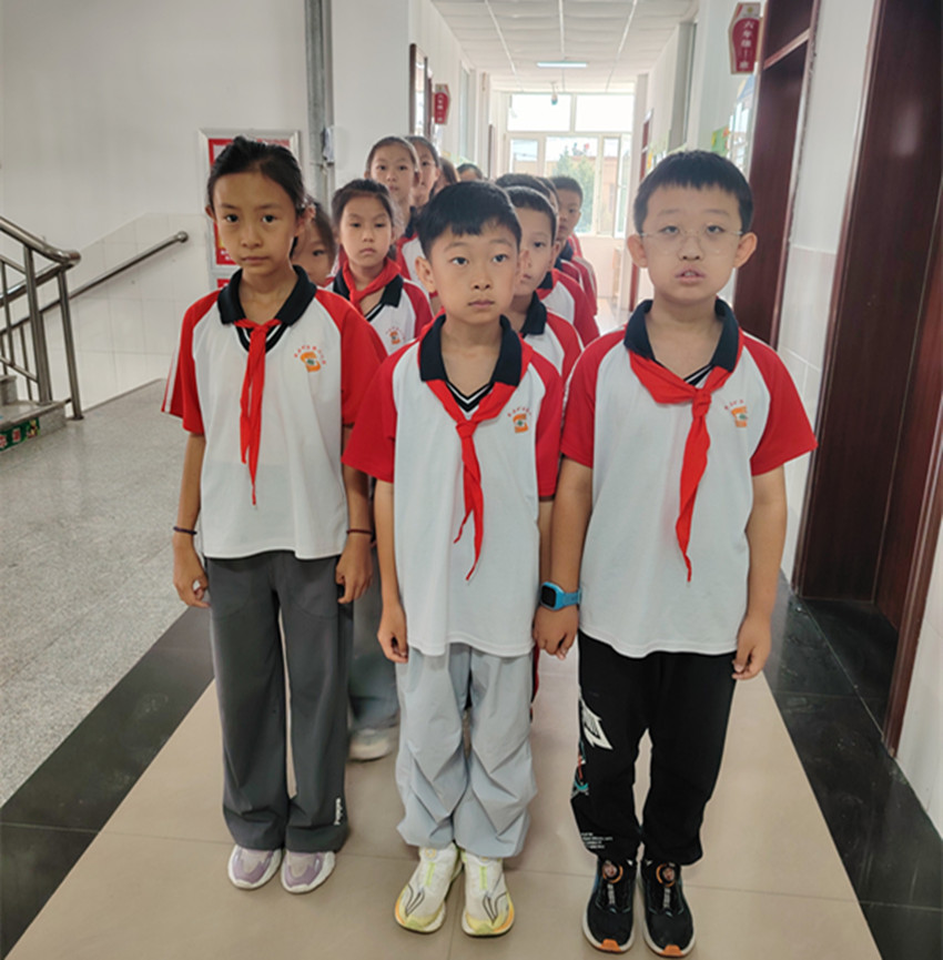 元寶山區(qū)平礦二小融合路隊(duì)展風(fēng)采  文明習(xí)慣育新人活動(dòng)照片11.jpg